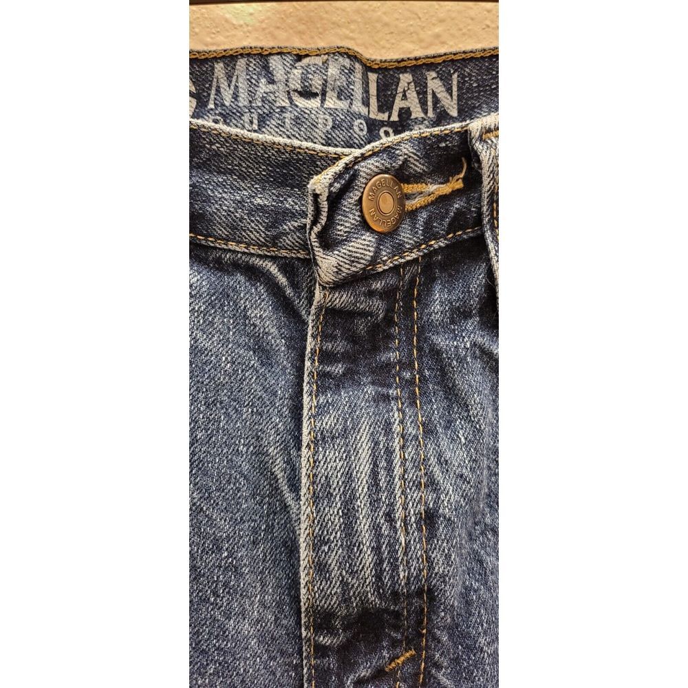 Magellan Outdoor Mens Jean 30 X 32 Medium Wash. Cotton - Picture 2 of 3